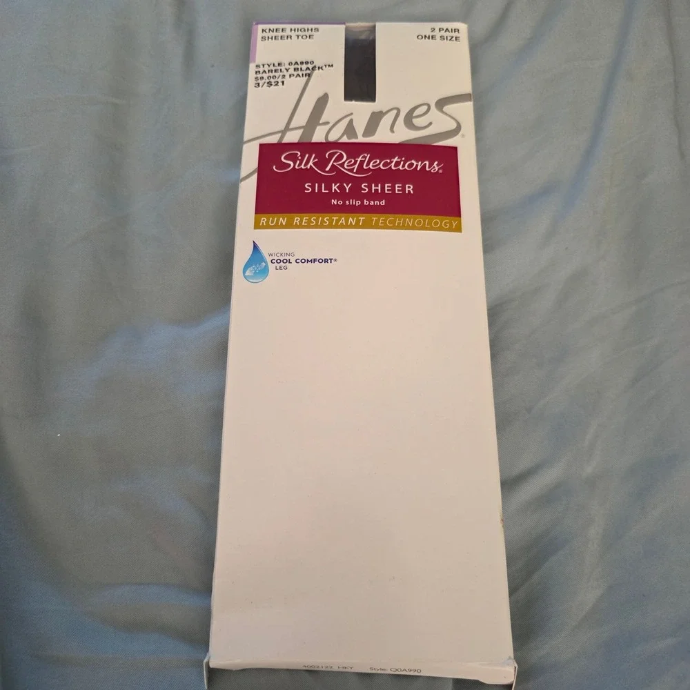 Hanes Silk Reflections Knee Highs Barely Black Sheer Toe 2 Pair Women OS NEW